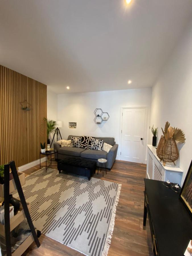 Luxury Spacious Renovated Townhouse Grantham Exteriör bild